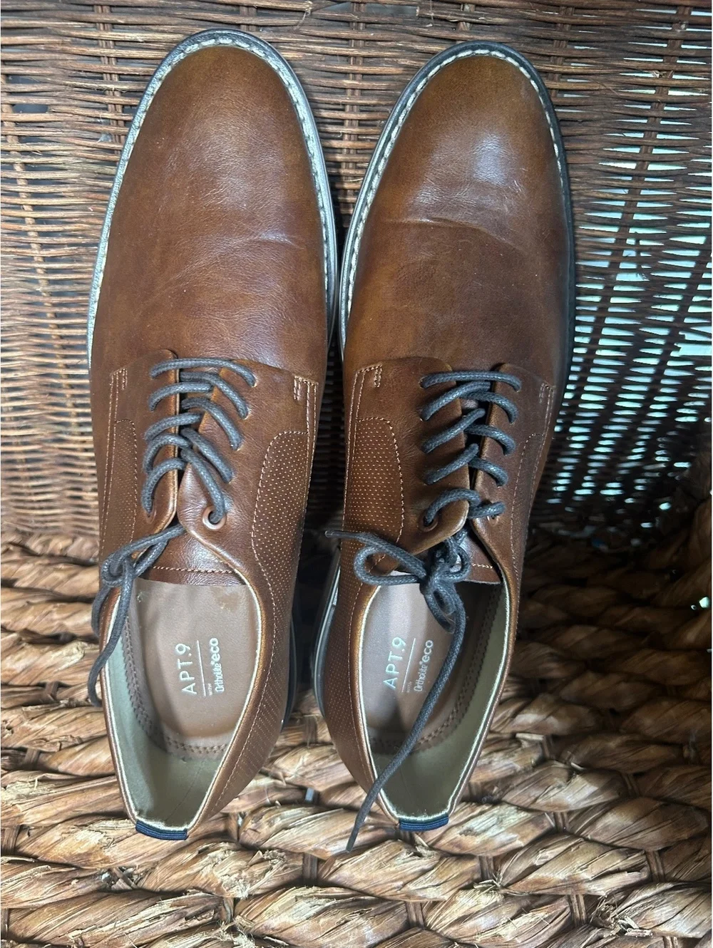 APT. 9 brown lace-up dress shoes